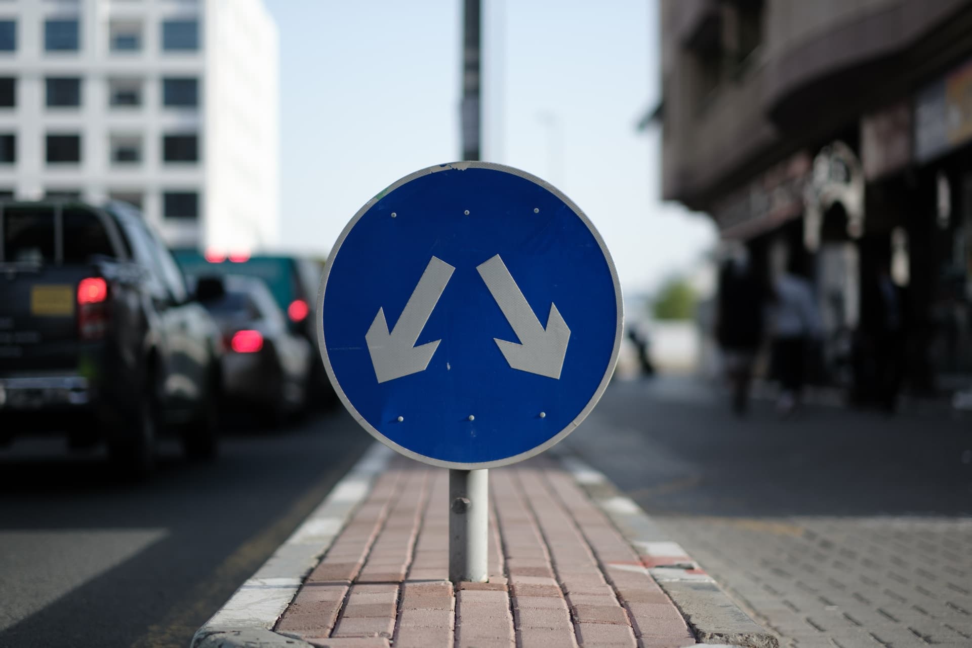 Blue street sign in order to indicate 'Separation of Concerns'